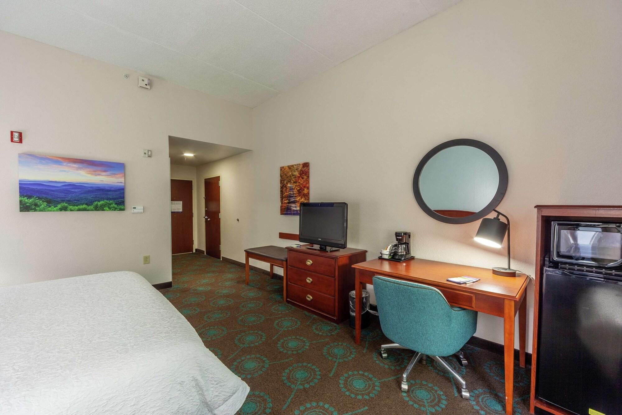 Hampton Inn Фронт-Ройал Экстерьер фото