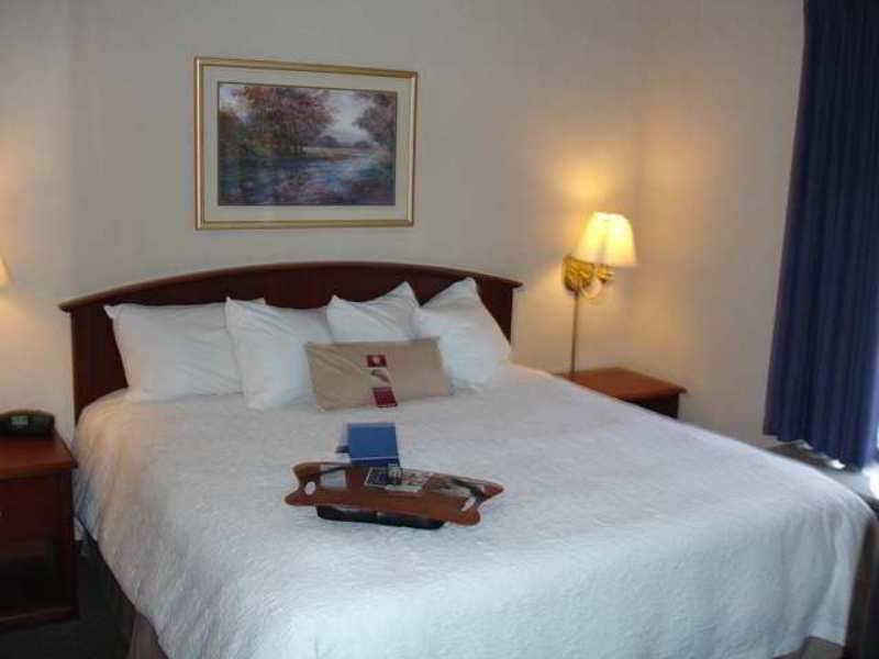 Hampton Inn Фронт-Ройал Номер фото